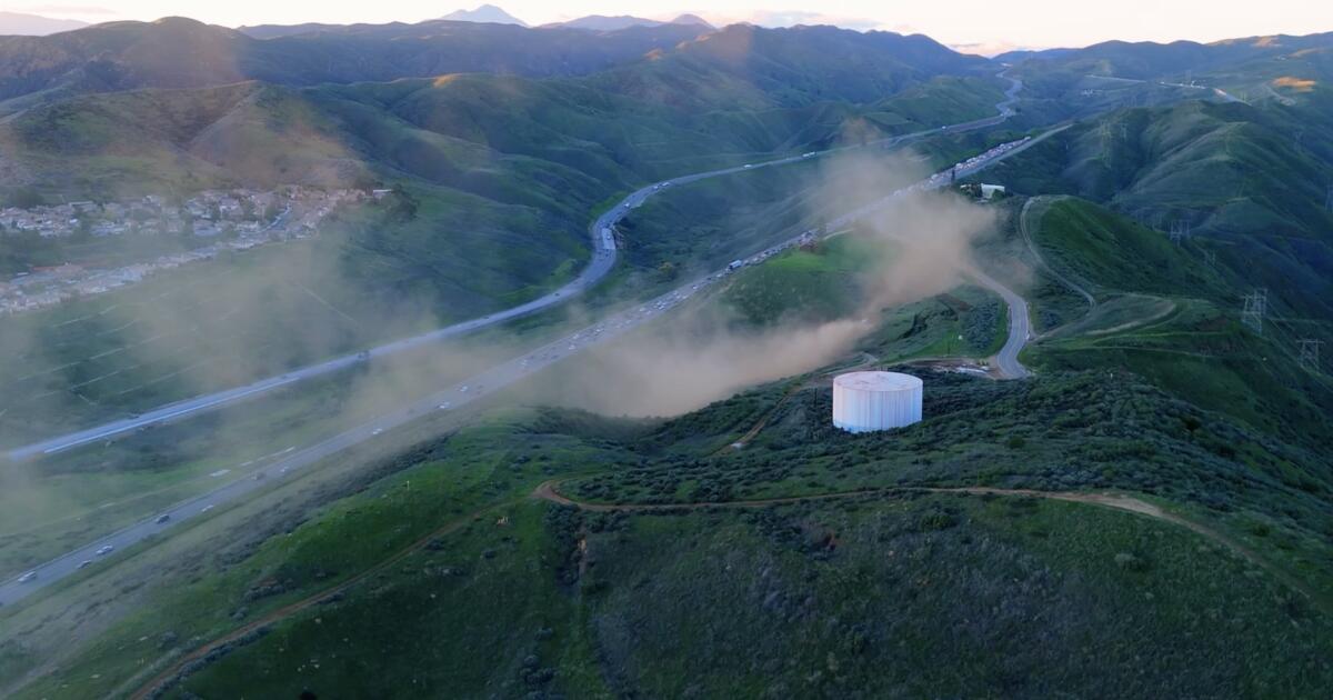 Featured image for Gas Explosion in Castaic Leads to 5 Freeway Closure and Shelter Orders