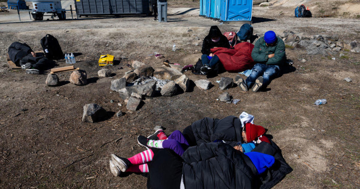 Featured image for Judge Orders Swift Relocation of Migrant Children from Open-Air Sites