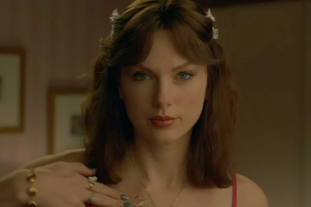 Swift’s Opalite Reaches No. 1 on Hot 100, Extending Her Chart Dominance