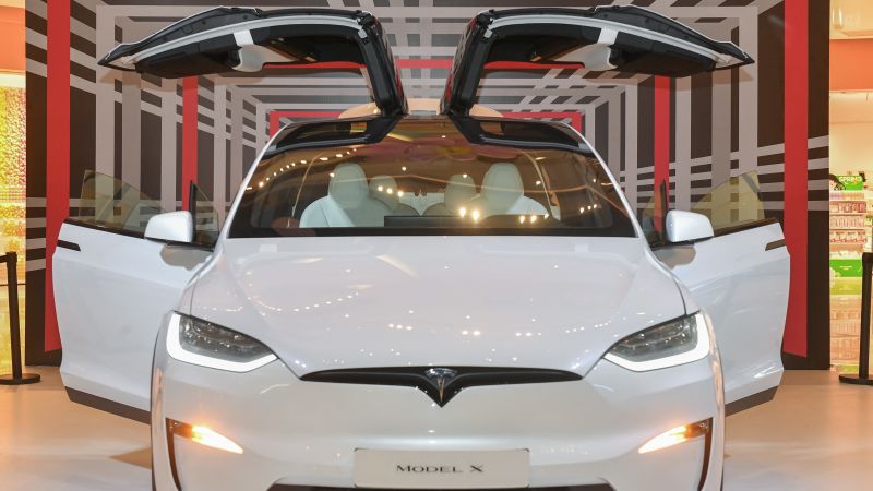 NHTSA Investigates Tesla Model X Seatbelt Attachments