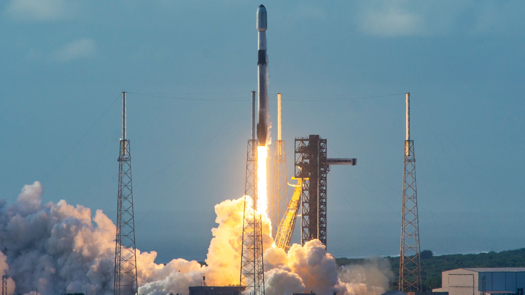 SpaceX prepares for multiple launches including SpainSat NG II and Starlink missions