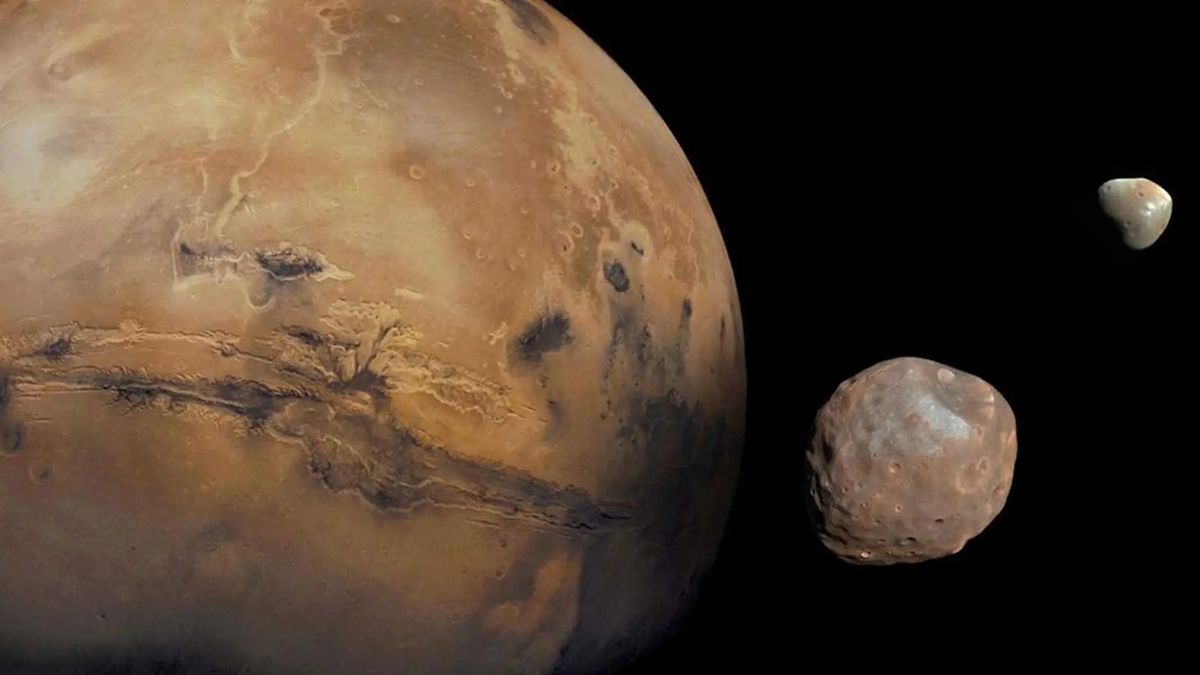 Featured image for Mars' Moons: Born from Asteroid Destruction?