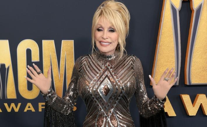 Featured image for Dolly Parton Clarifies Health Status Amid Sister’s Prayer Request