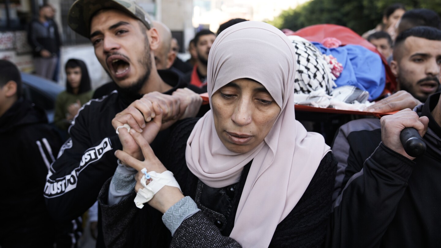 "Blinken Urges Peaceful Resolution for Israeli-Palestinian Conflict Amid Escalating Border Clashes"