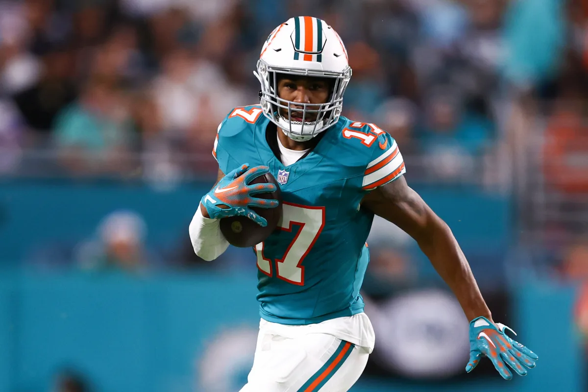 Dolphins and Jaylen Waddle Agree on 3-Year, $84.75M Extension