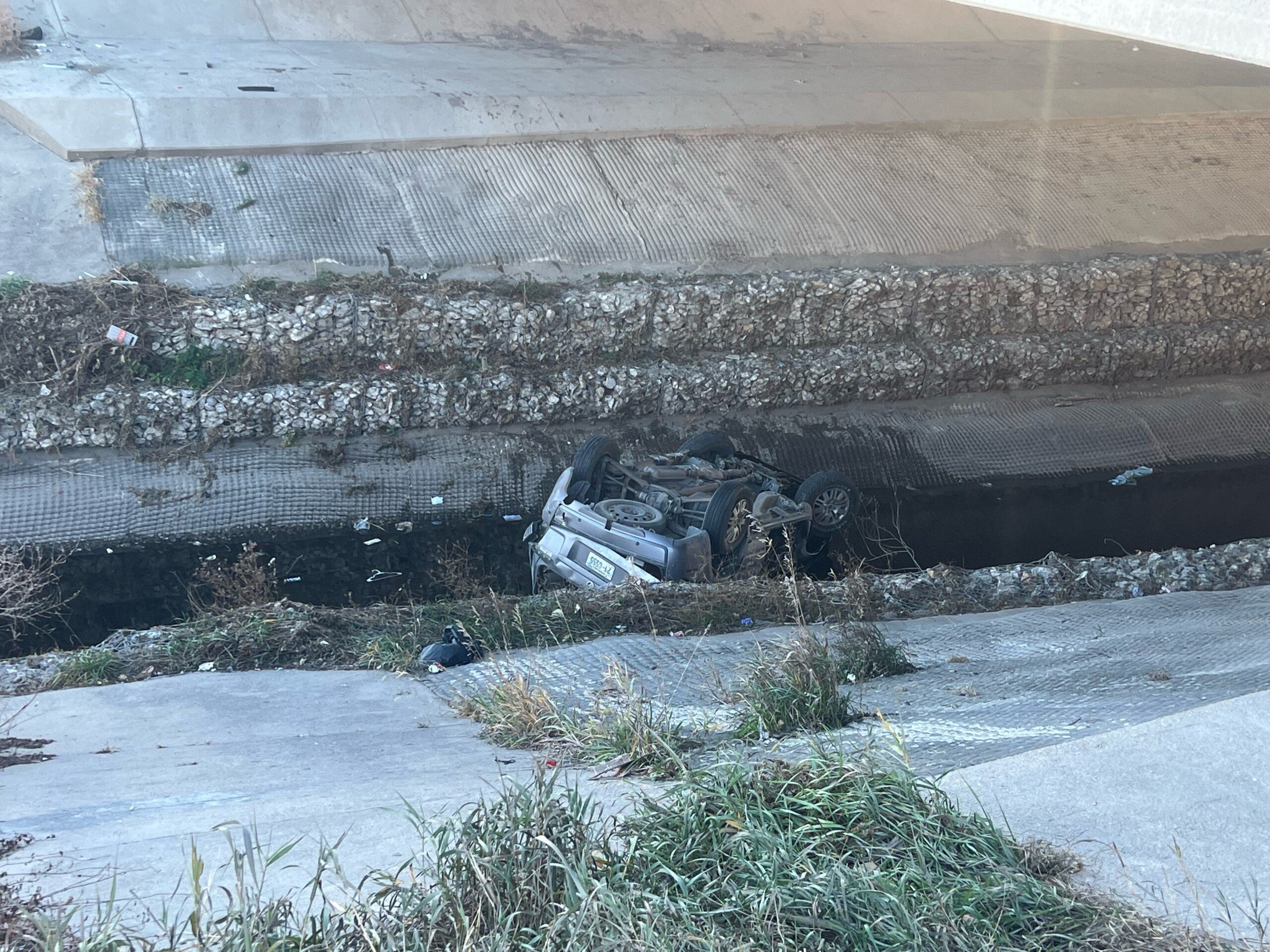 Featured image for Serious Injury as Vehicle Rolls into North Lincoln Embankment