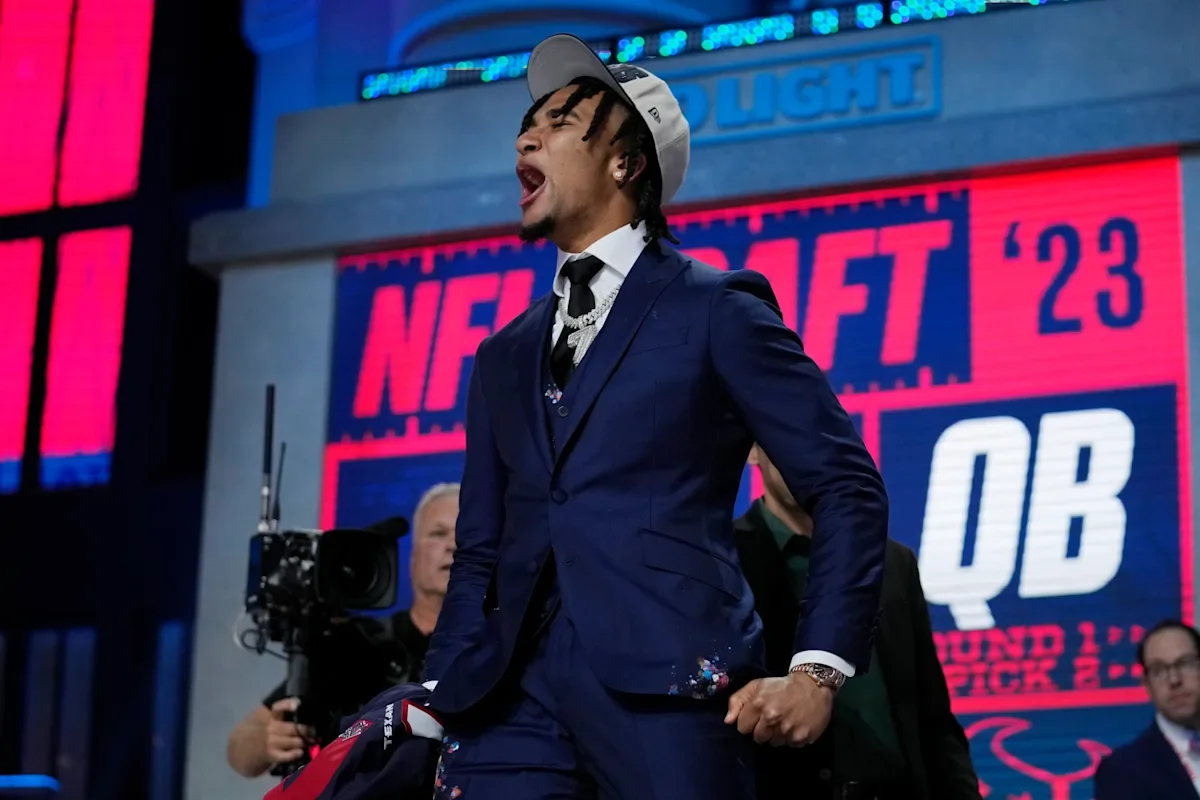 Texans make bold move in NFL Draft, aim to win now with No. 3 pick.