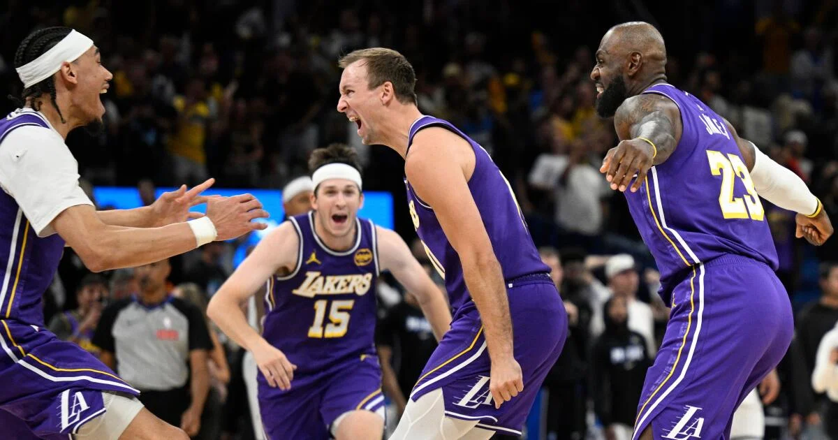 Kennard's buzzer-beater lifts Lakers to ninth straight win