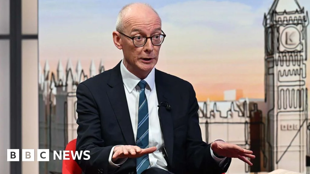 Labour urged to weather Mandelson row without toppling Starmer