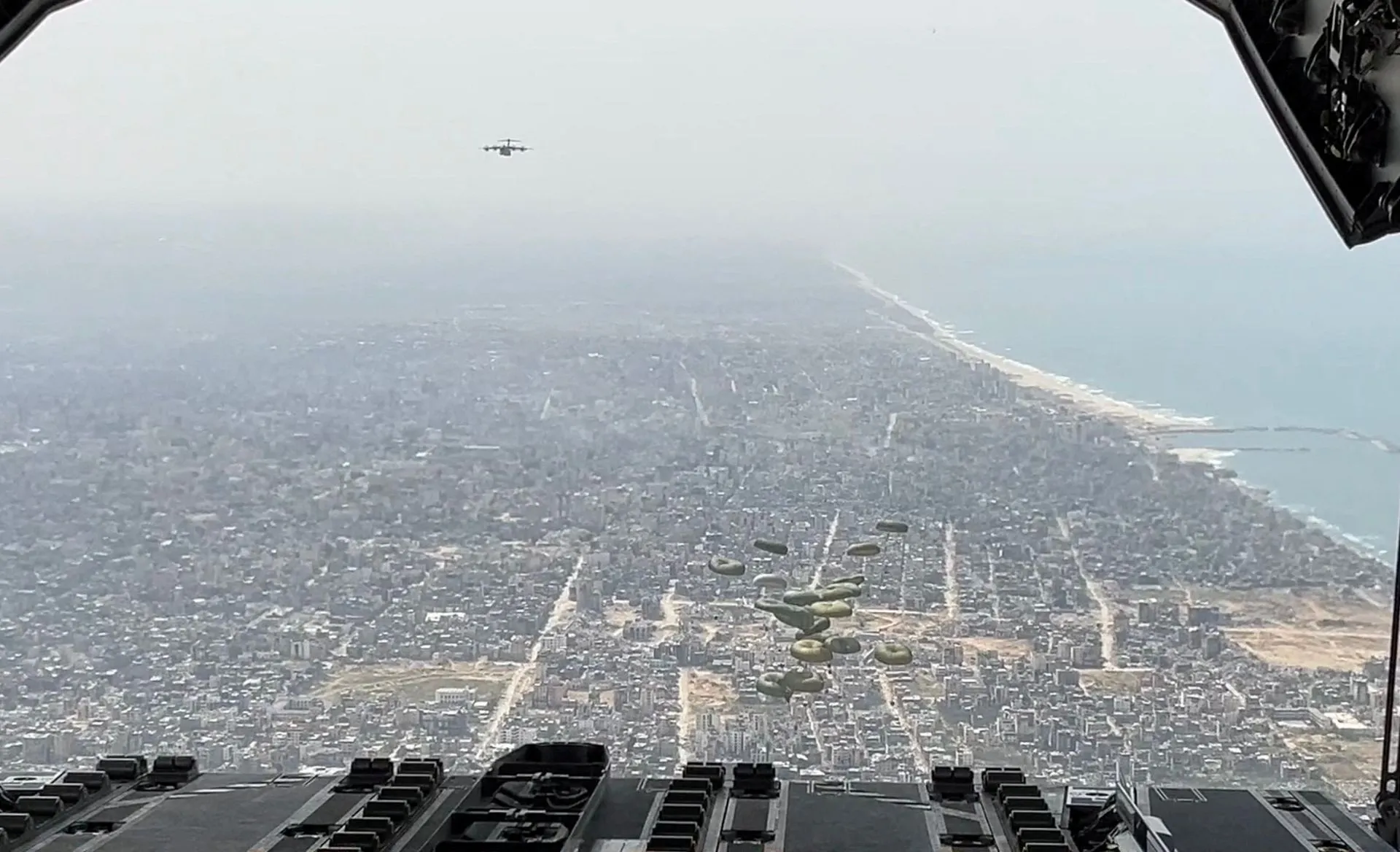 "Israeli Strikes on Gaza Persist Despite U.N. Cease-Fire Resolution"