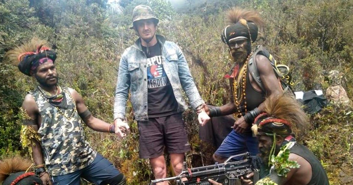 Featured image for Indonesian troops ambushed by rebels while searching for kidnapped New Zealand pilot in Papua.