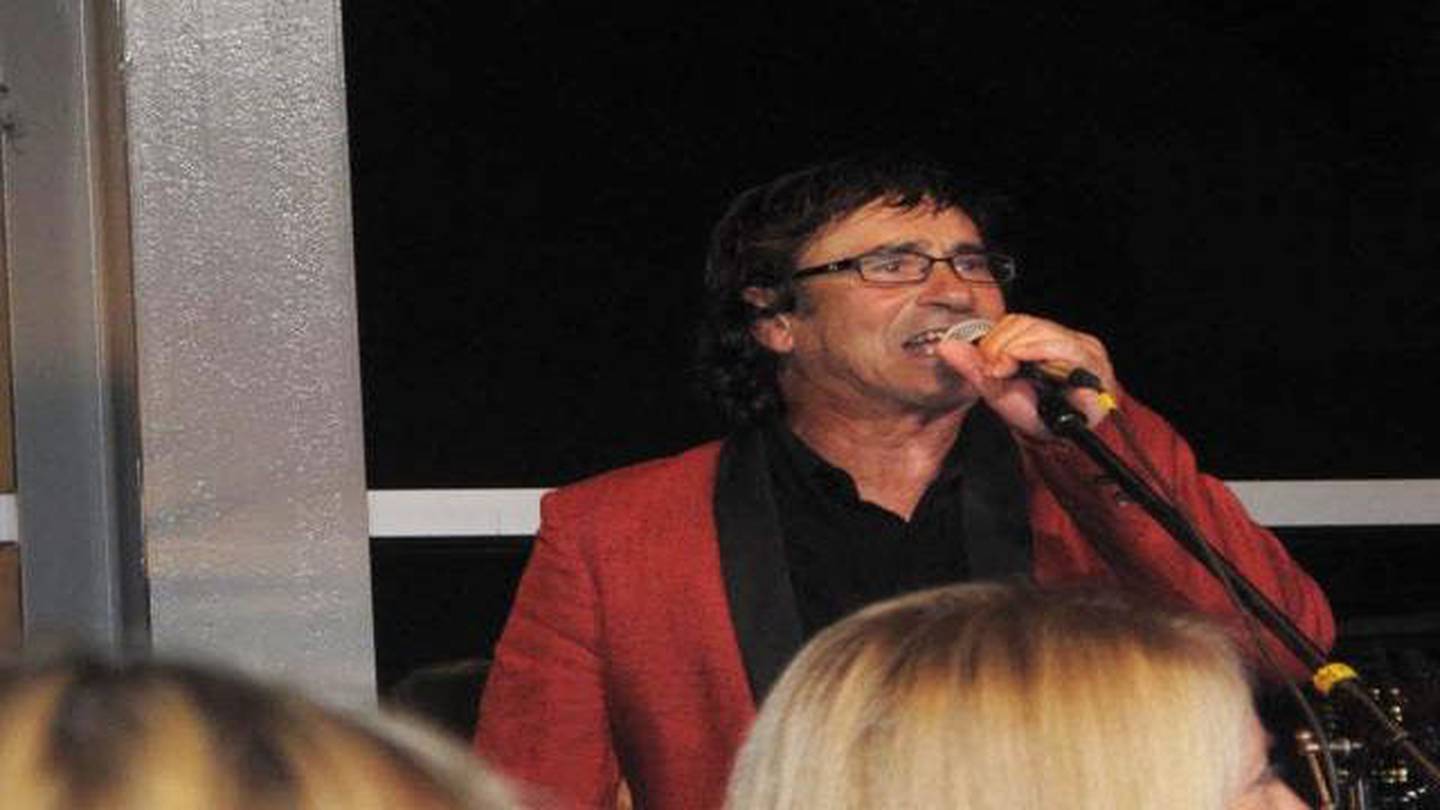 Donnie Iris cancels Youngstown show due to cancer diagnosis and treatment.