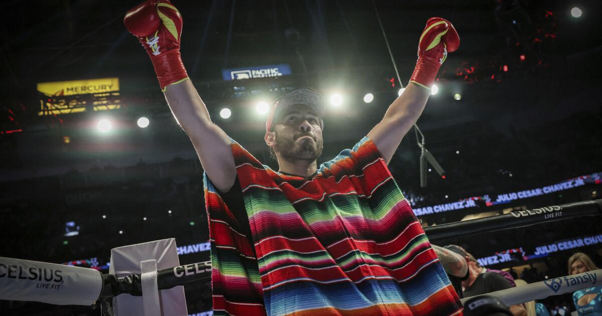 Featured image for ICE Plans Deportation of Mexican Boxer Julio César Chávez Jr. Amid Allegations