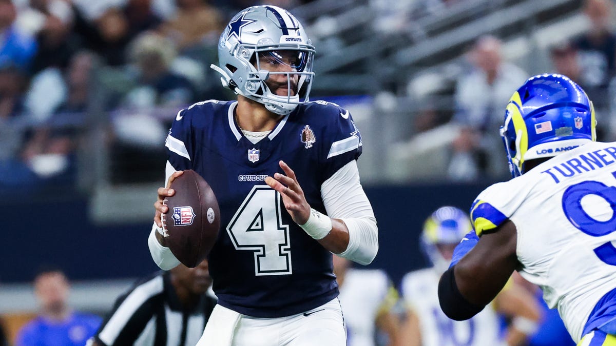 "Expert Advice: Optimal Fantasy Football Lineup Decisions for Week 9"