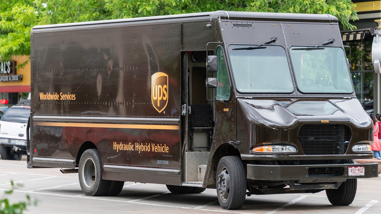 Featured image for UPS and Teamsters Reach Agreement on Pay Boost, Averting Strike Threat
