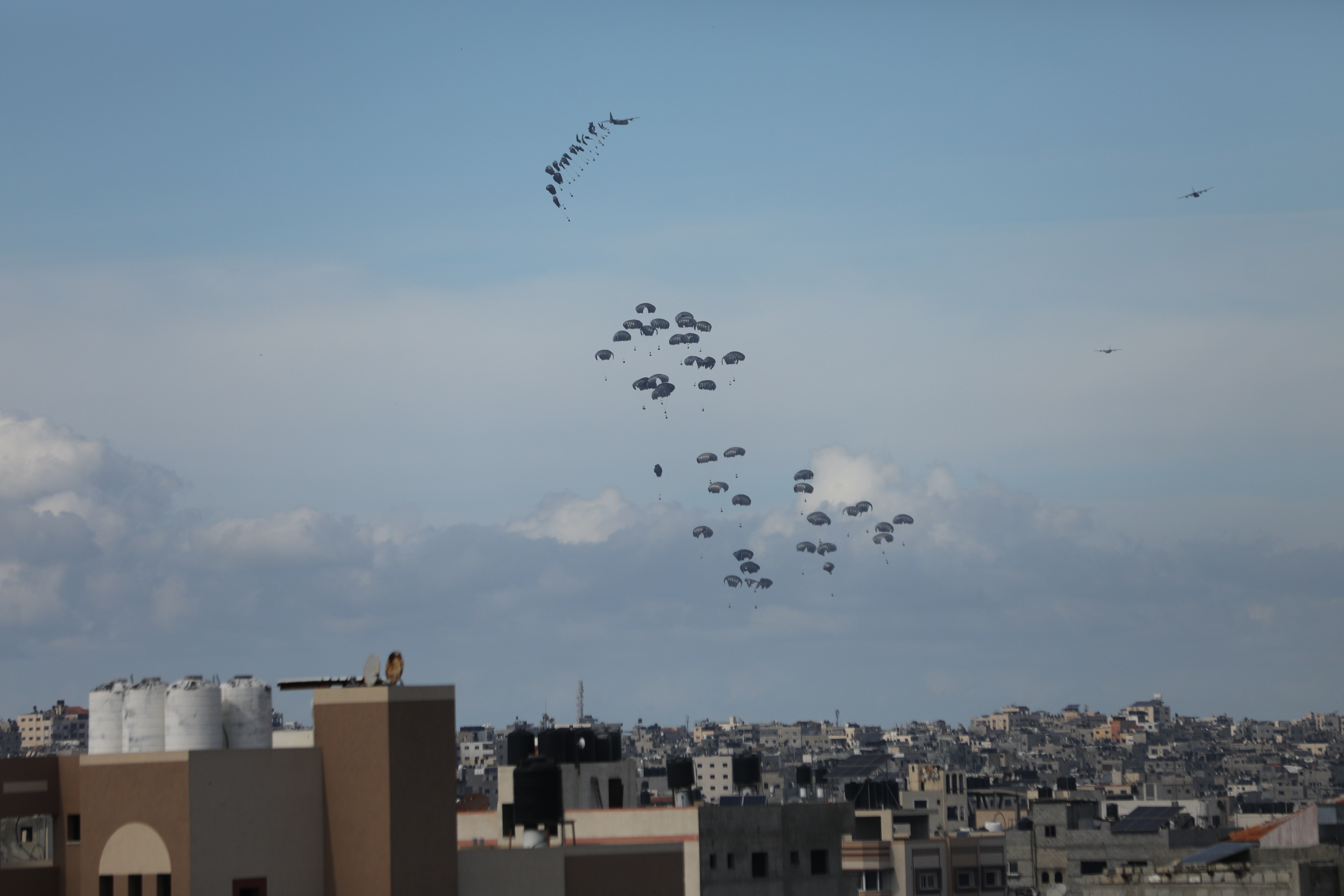 "Controversy Surrounds US Involvement in Gaza Air Drop Mishap"