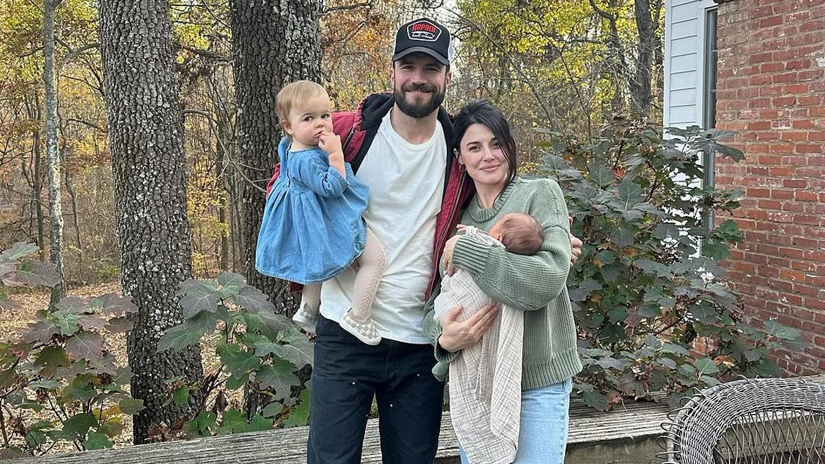 Featured image for "Sam Hunt and Wife Hannah Lee Fowler Welcome Second Child, Share Heartwarming Family Photo"