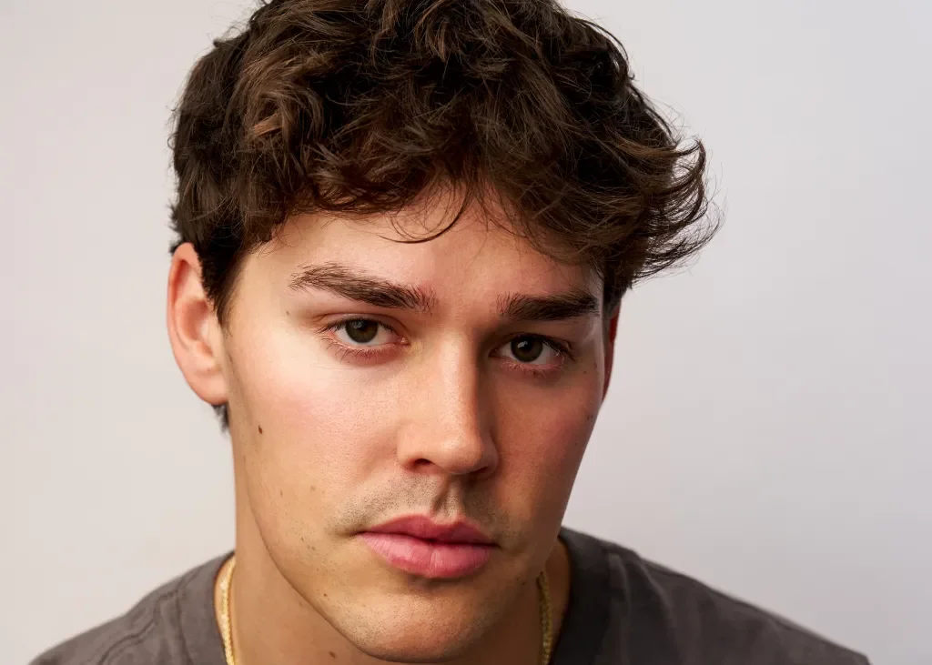 Noah Beck Cast as Luke in Fox’s Baywatch Revival