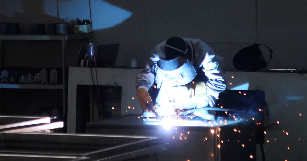 China's Economy Shows Signs of Recovery, Manufacturing Activity Expands