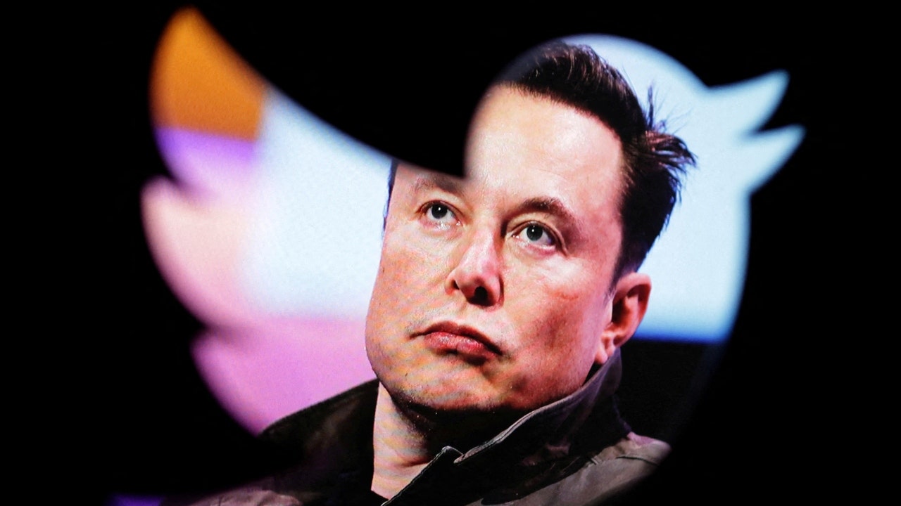 Featured image for Elon Musk's Controversial Moves: From Twitter Valuation to Office Memo