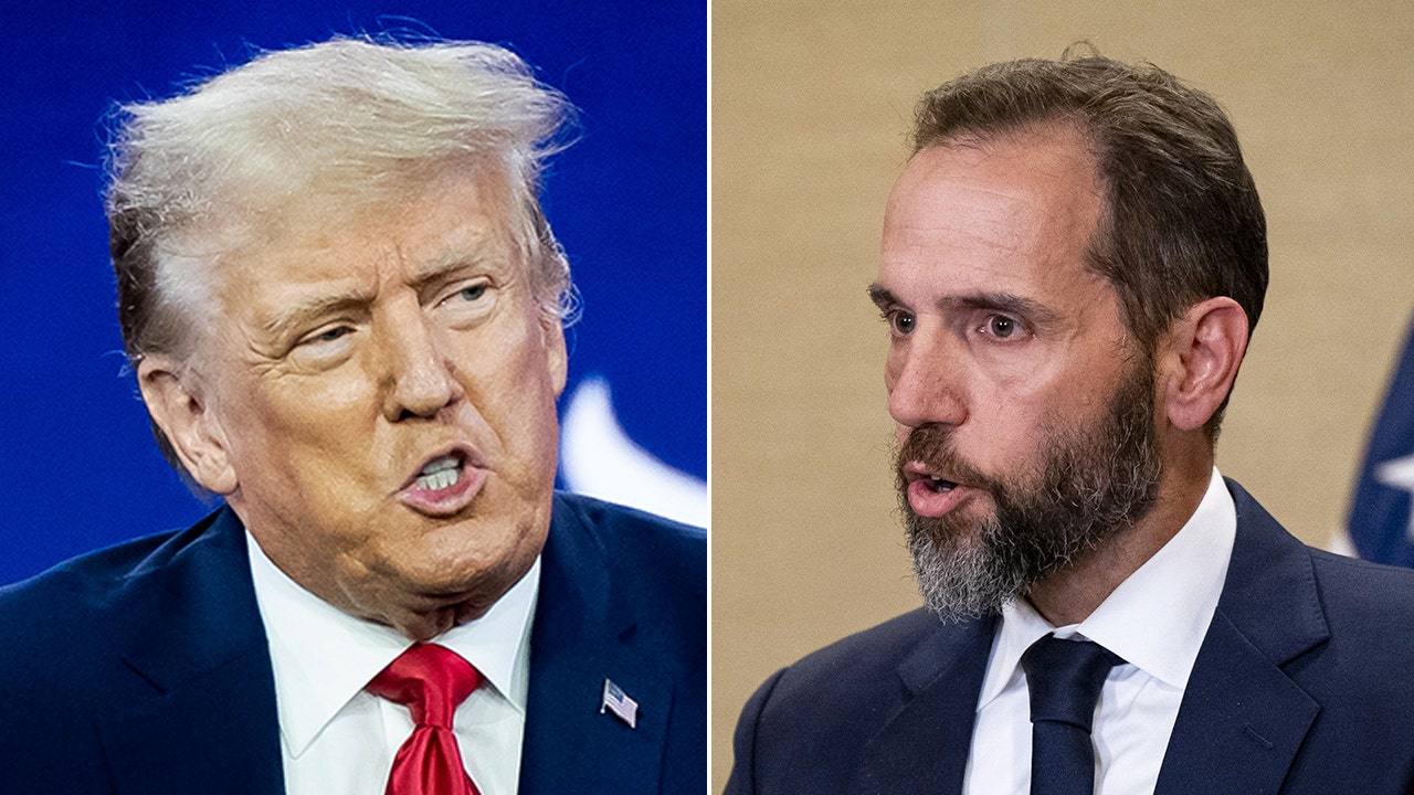 Featured image for "Appeals Court Challenges Trump's Immunity in Election and Civil Suits"