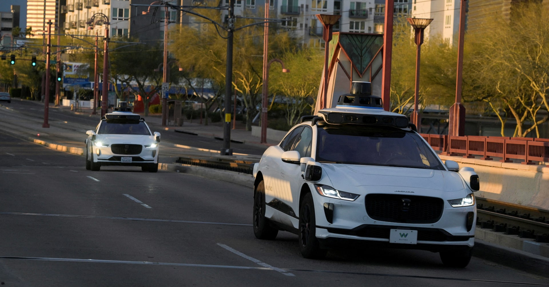 "US Safety Probe Uncovers More Incidents in Waymo Self-Driving Cars"