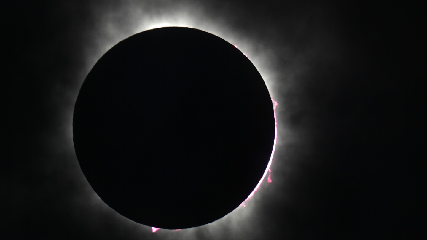 "Capturing the Total Solar Eclipse: A Visual Journey"