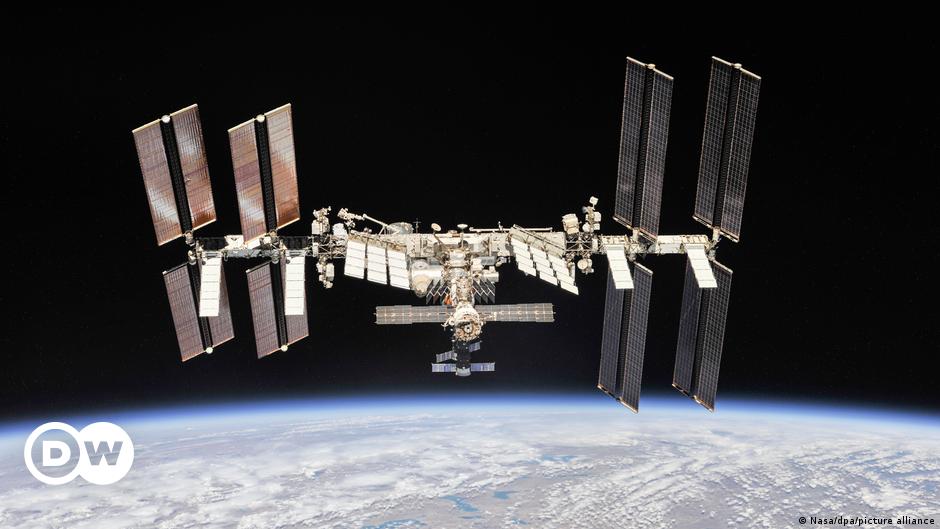"Germany Monitors Minimal Risk of Uncontrolled ISS Debris Reentry"