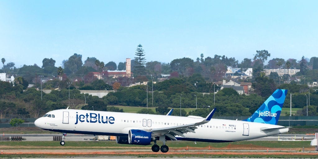 "Ranking the Best and Worst U.S. Airlines of 2023"