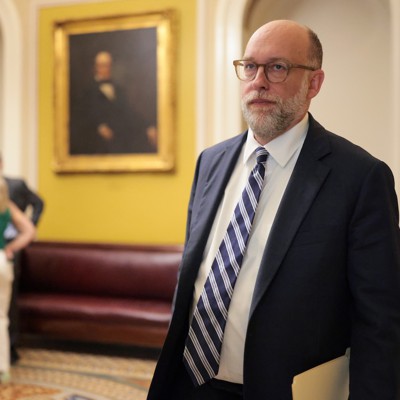 Featured image for White House Confirms Furloughed Federal Workers May Not Receive Back Pay