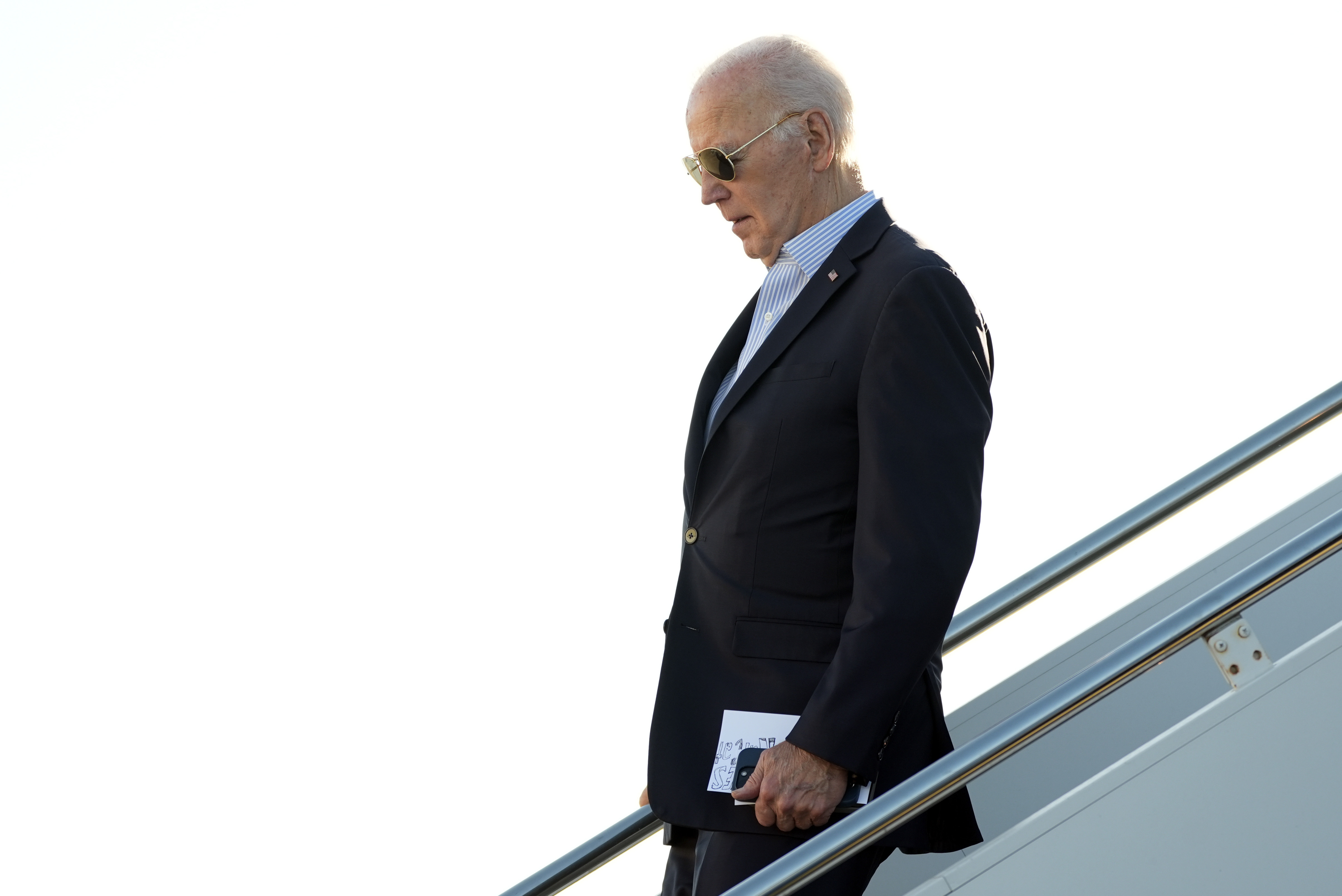 Democrats Blame Biden for Harris's Defeat to Trump