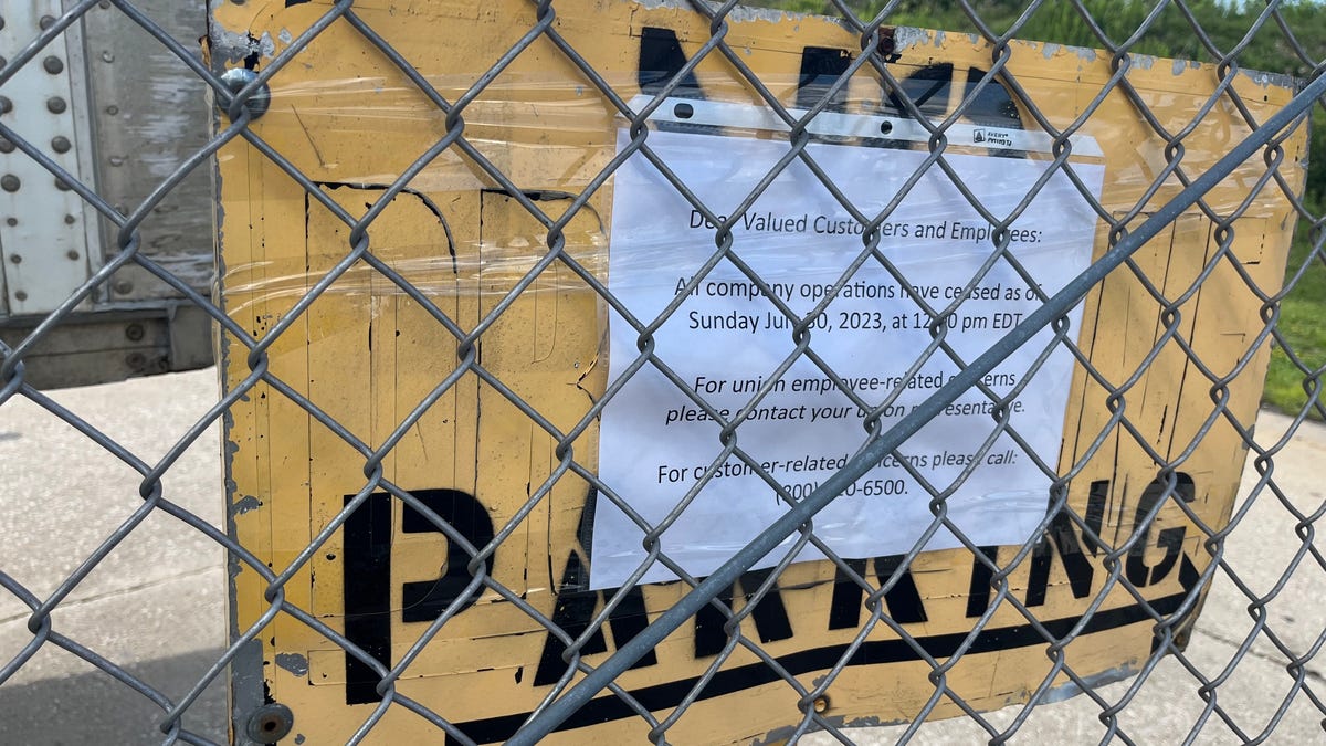 Yellow Trucking Faces Imminent Shutdown, Leaving 30,000 Workers Jobless