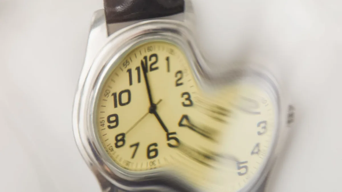 Featured image for Scientists Verify Existence of Time Reflections