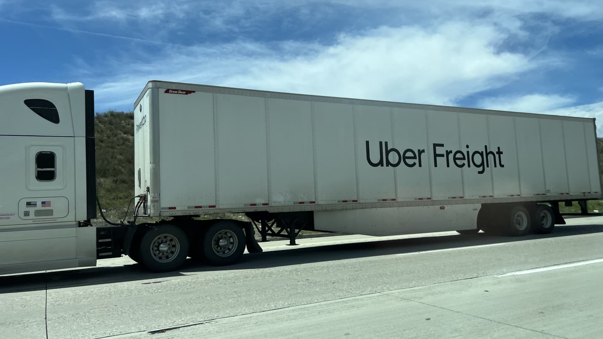 Featured image for "Uber Freight CEO Warns of Tipping Point in Shipping Recession"