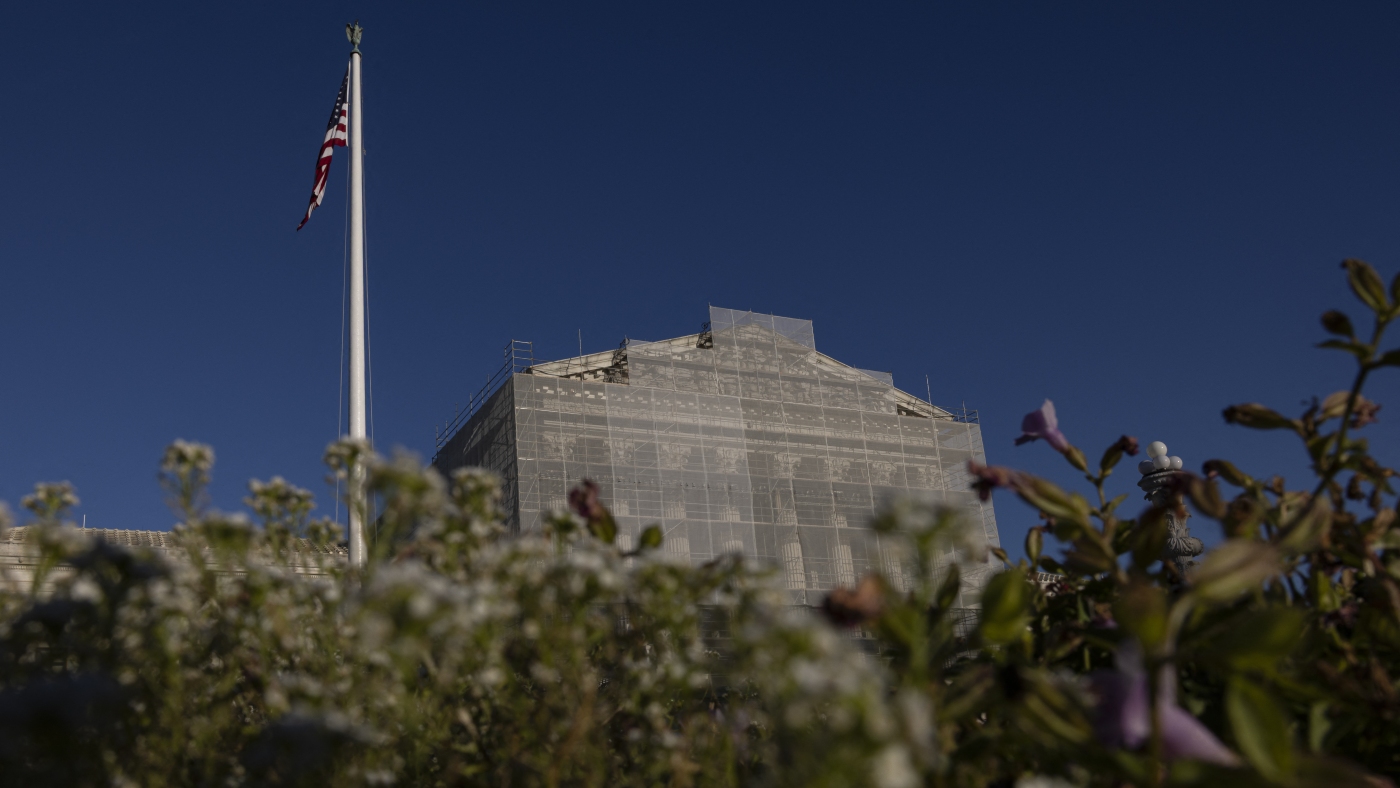 Featured image for Supreme Court Considers Challenges to Mail-In Ballot Laws and Election Litigation