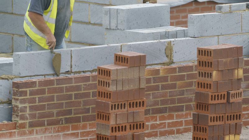 UK Labor Market Tightens with Record High Employment and Rising Wages