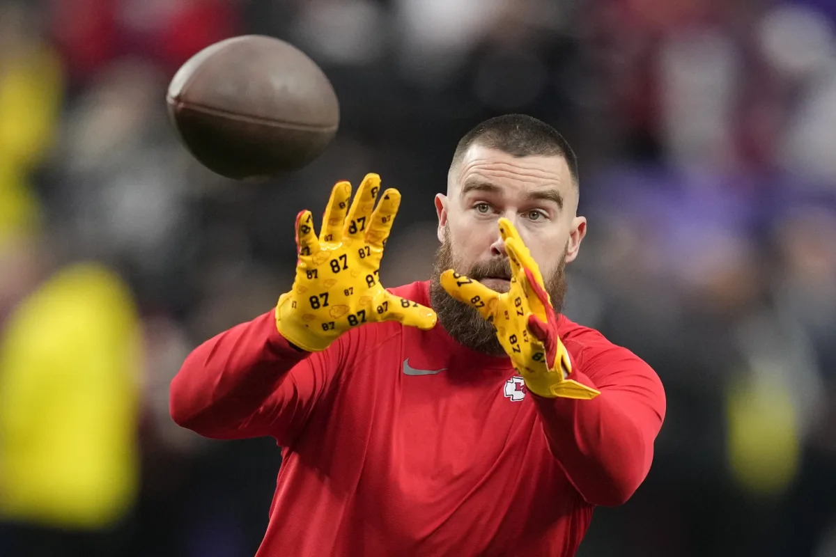 "Super Bowl 2024: Chiefs vs 49ers Score, Highlights, and Reba McEntire's National Anthem"