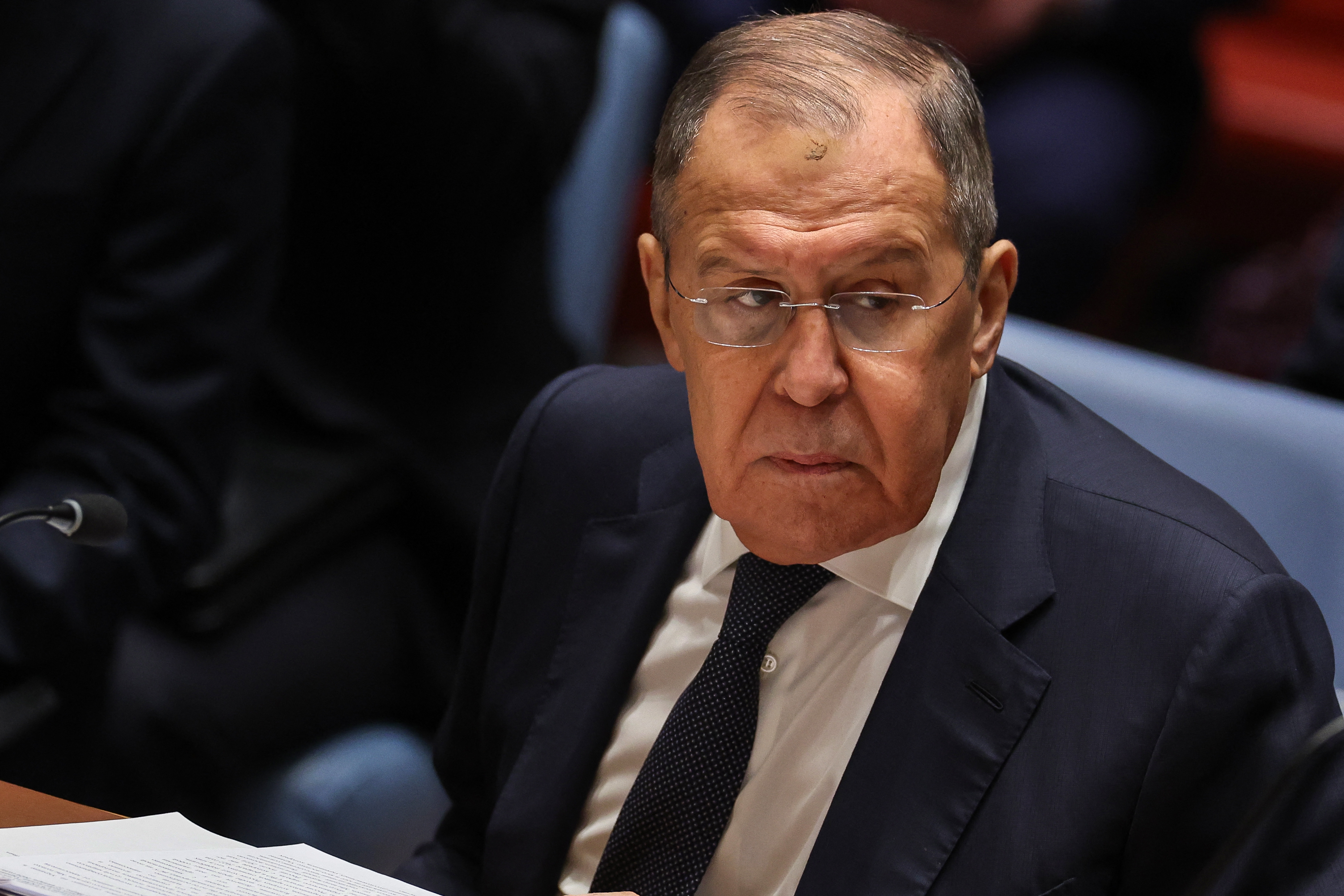 "Russia Accuses US of Providing Outdated Weapons to Ukraine"