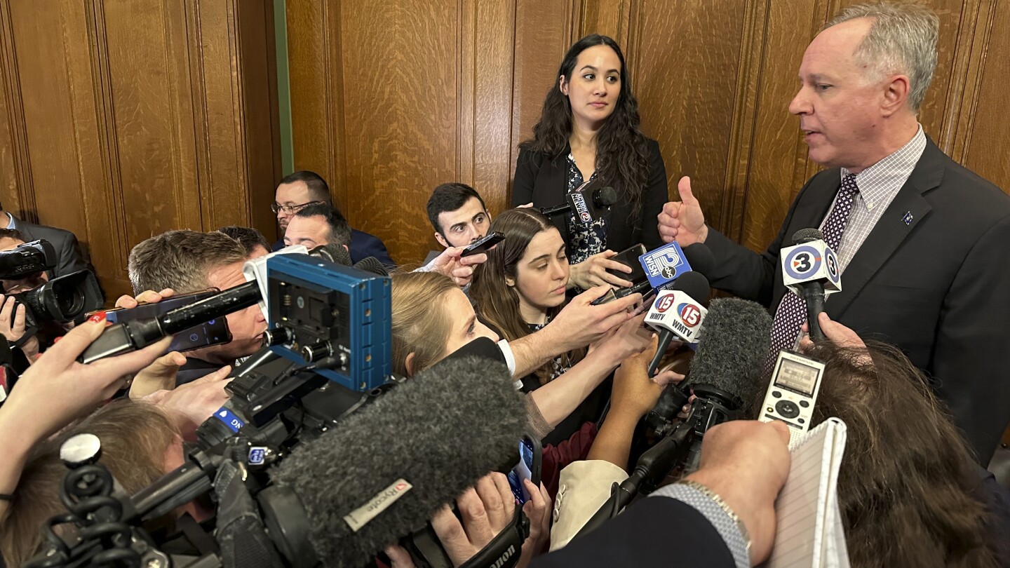 "Last-Ditch Effort: Wisconsin Republicans Push for New Legislative Maps"