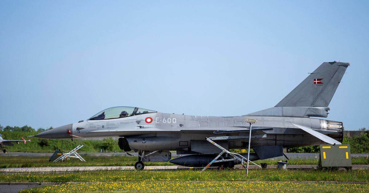 Ukraine prepares combat pilots for F-16s to send message to Putin.