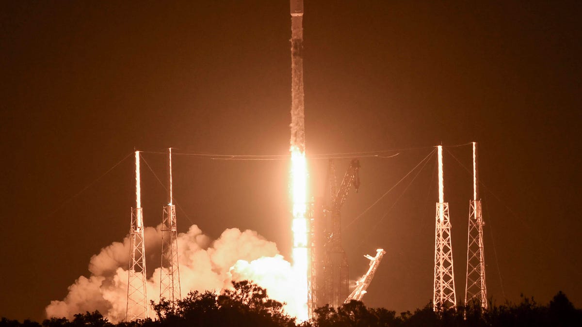 SpaceX's Liftoff Delayed Again: Scrubbed Launch Leaves Starlink Satellites Grounded