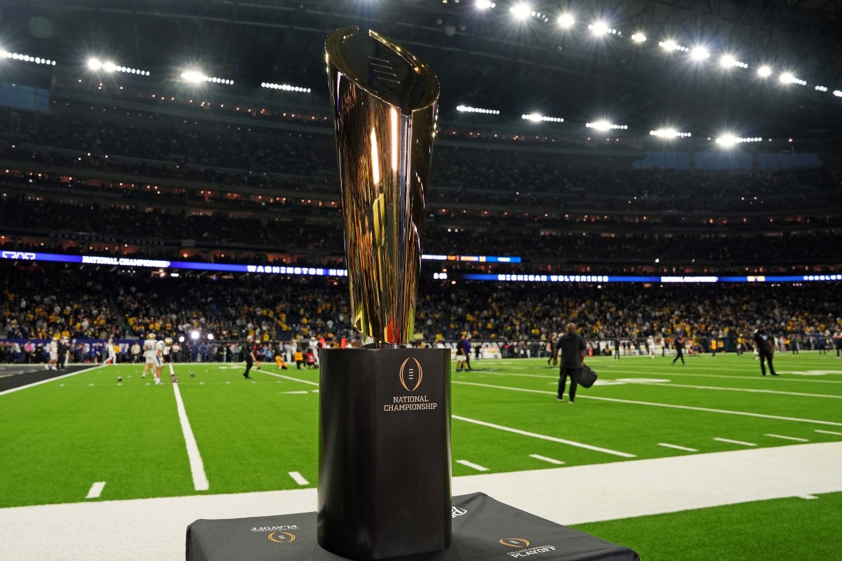Featured image for Controversy and Surprises in Latest College Football Playoff Rankings