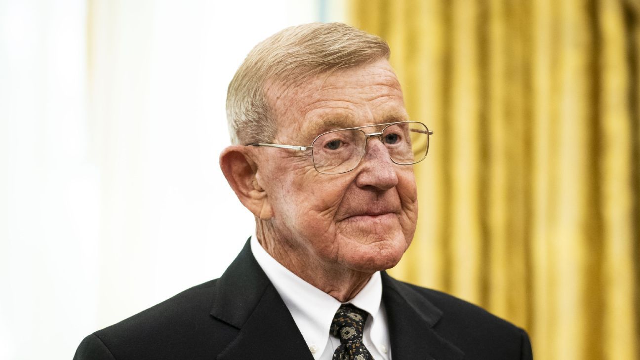 Lou Holtz's Controversial Remarks on Ohio State's Performance Spark Debate