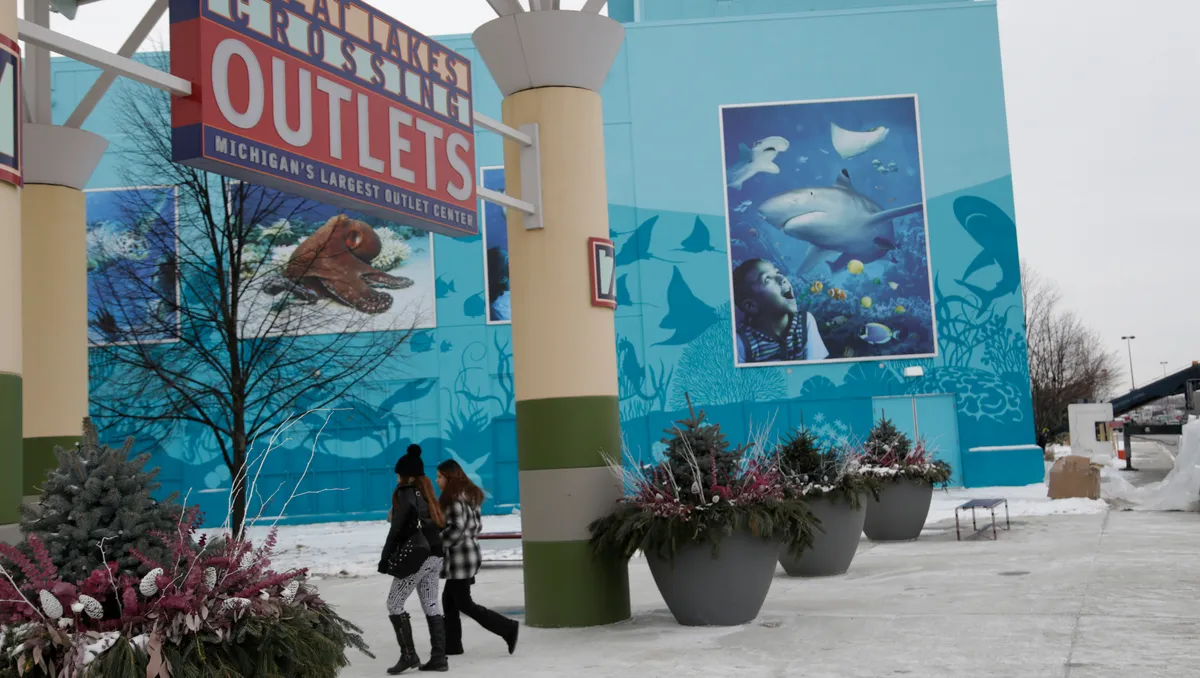 Featured image for False Active Shooter Reports at Great Lakes Crossing in Michigan