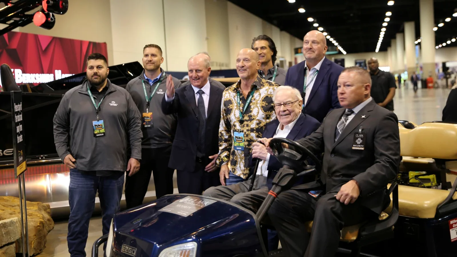 Warren Buffett's Farewell Letter Expected Monday Highlights Berkshire's Stability and Succession Plans