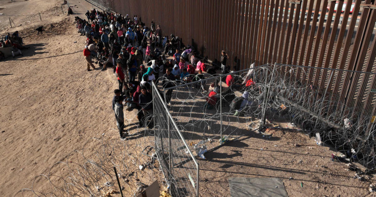 "Supreme Court Considers Blocking Texas Immigration Law Criminalizing Migrant Crossings"