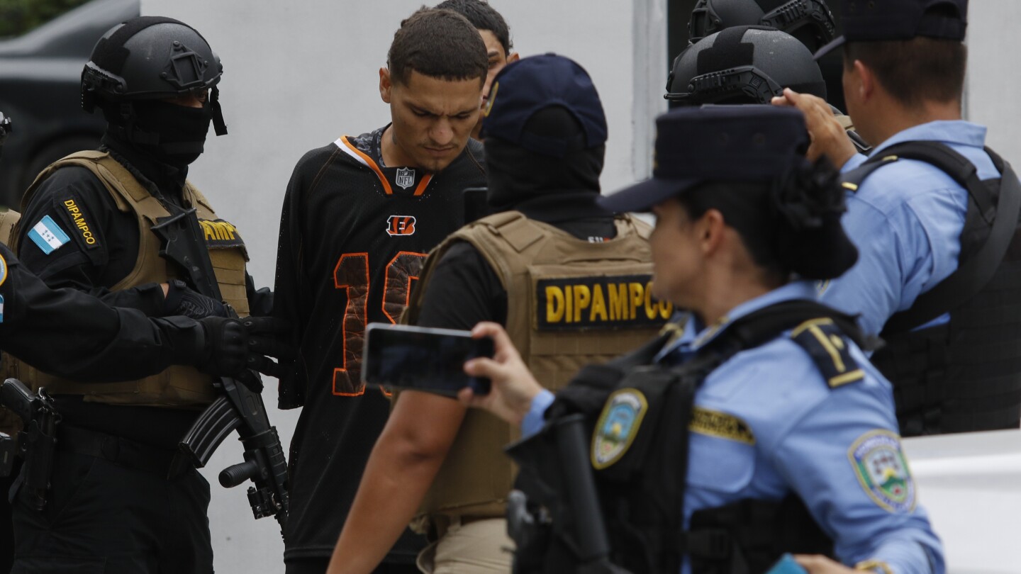 Honduras Implements El Salvador's Anti-Gang Tactics in Prison Crackdown