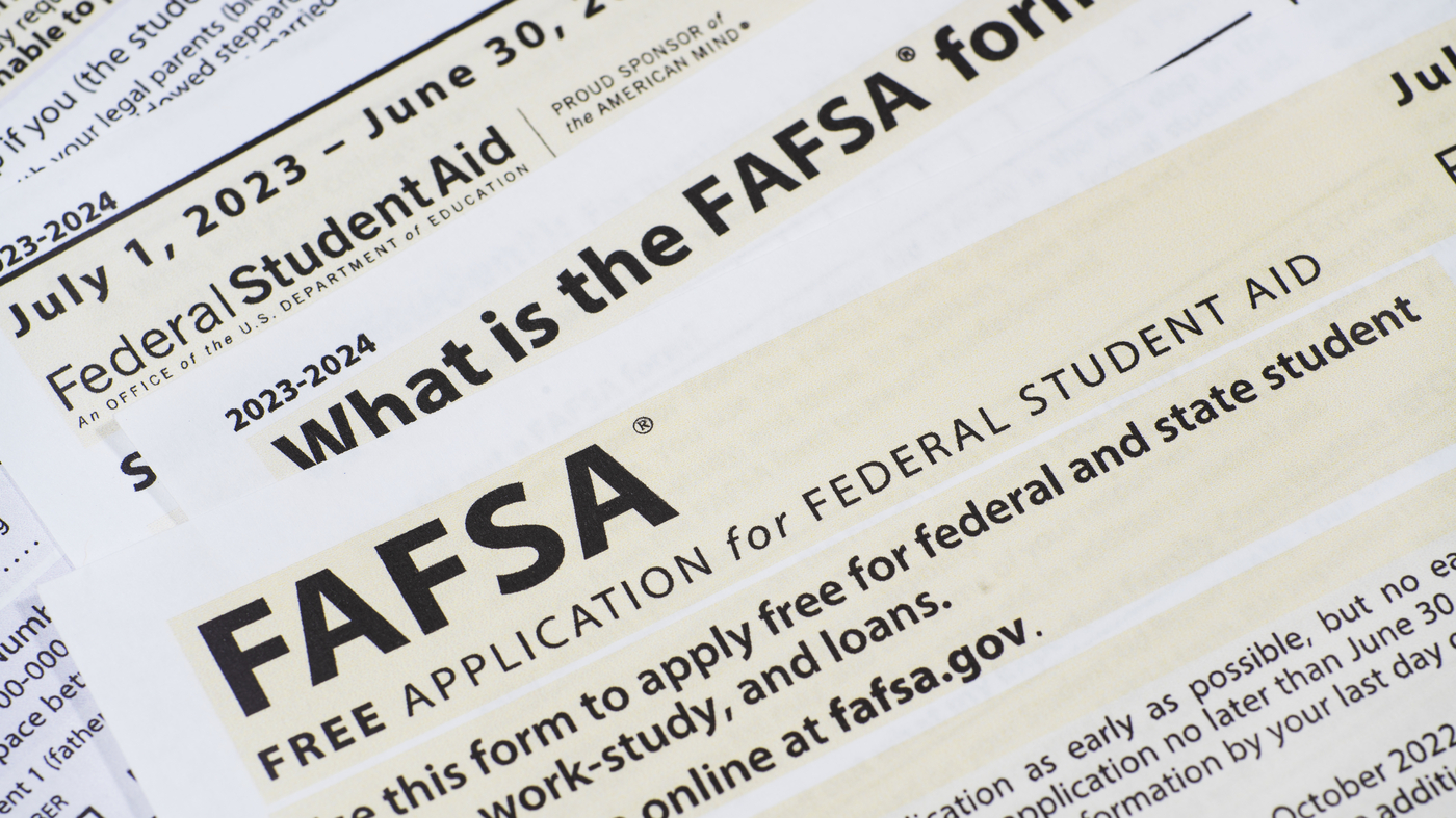 "FAFSA Delays Persist, Prompting Accusations of Negligence and Unused Financial Aid"