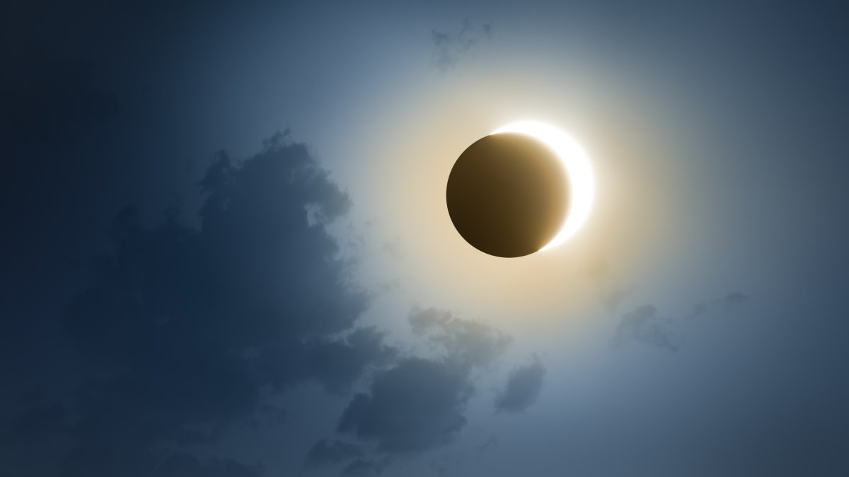 "City-by-City Guide to the Solar Eclipse Timing in Chicago Area"