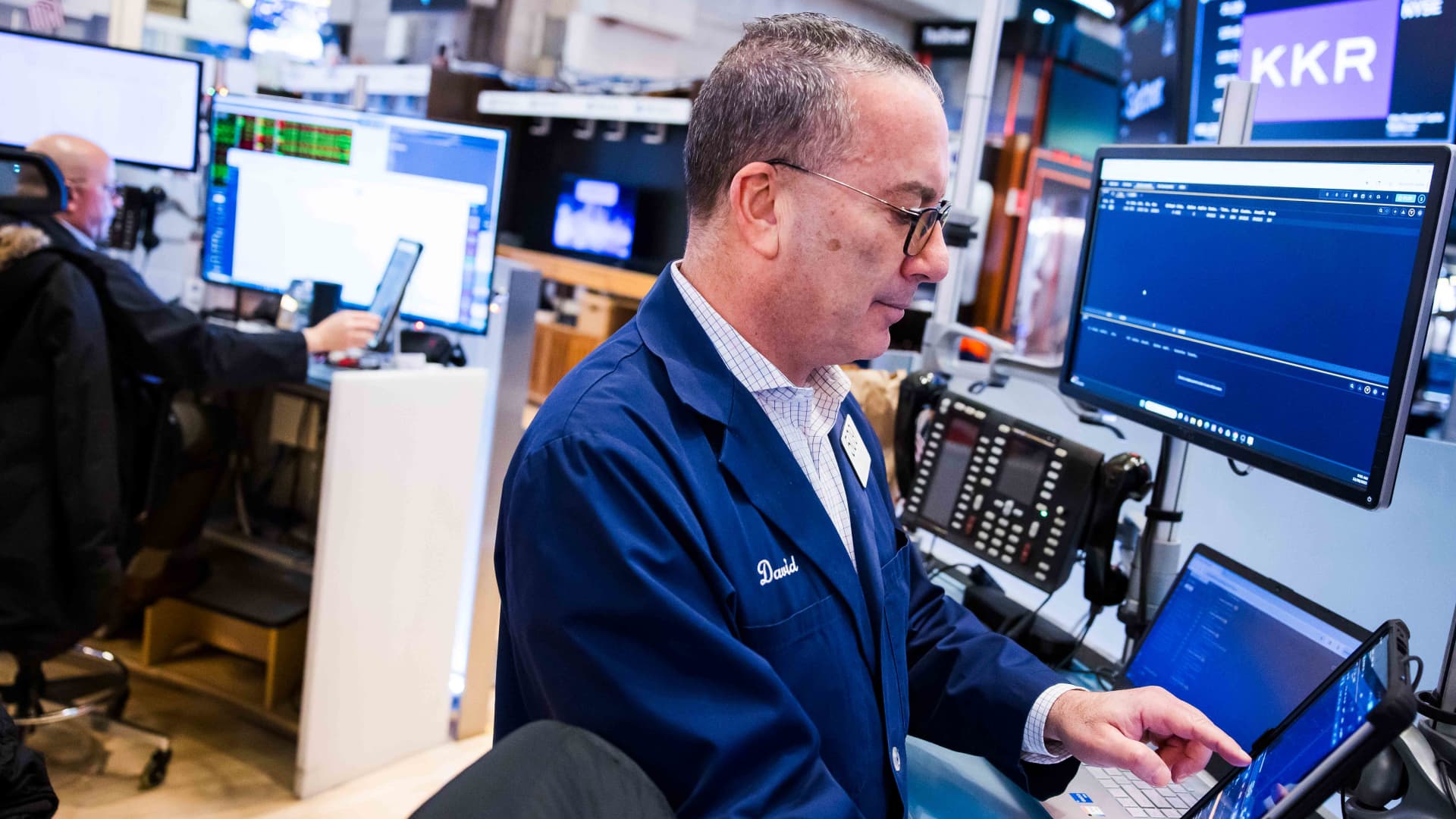 Featured image for Top Consumer Stocks to Watch and Avoid in 2026